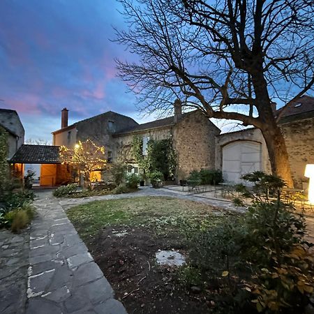 Отель La Cour Carree Perrier Экстерьер фото